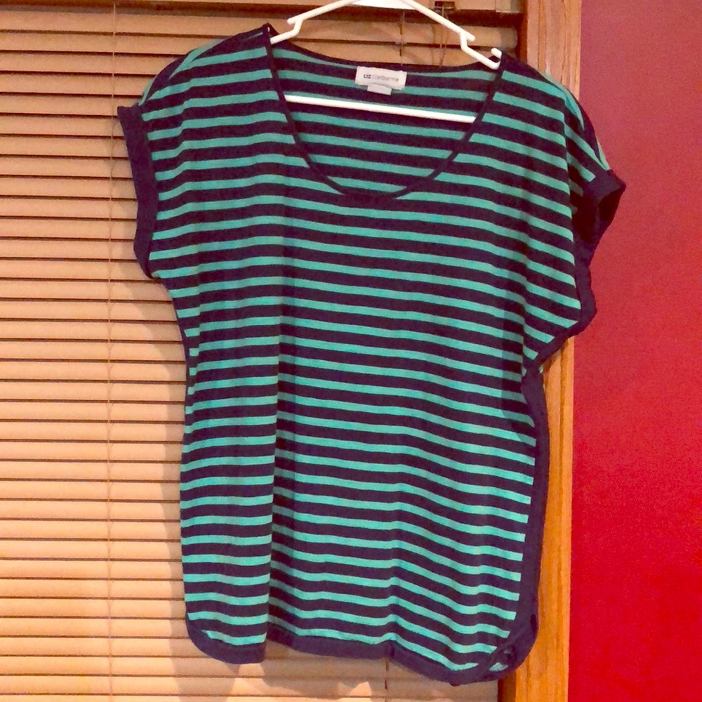 Cotton, form-fitting shirt